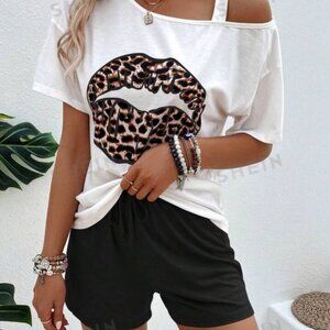 Lip Print Asymmetric Neckline Top And Solid Color Shorts